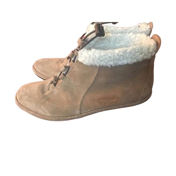 Lands End Women's Suede Ankle Boots Tan Brown Sz 9B Sherpa Lining Stylish Warm - Picture 2 of 8